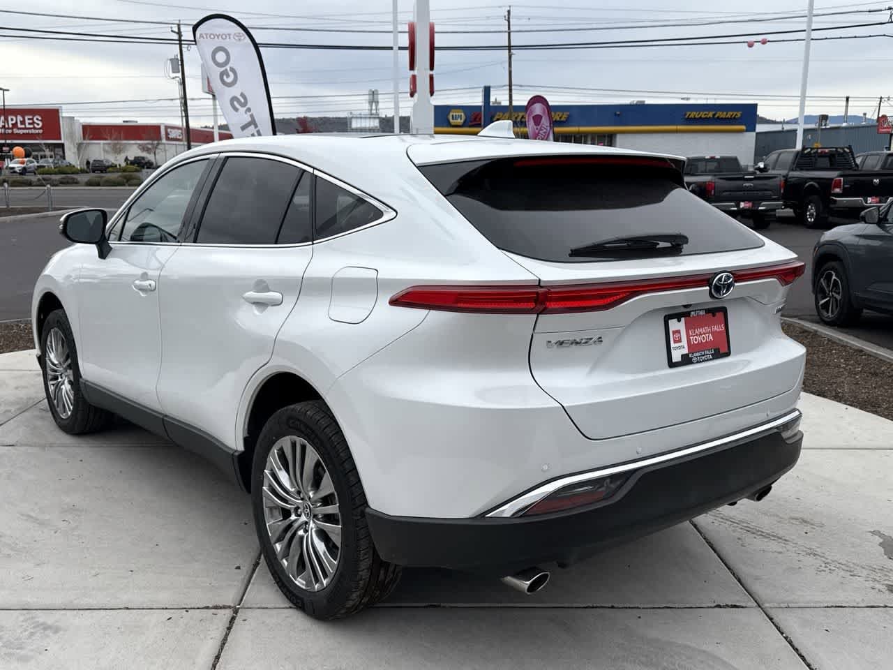 Thumbnail: 2024 Toyota Venza - 5