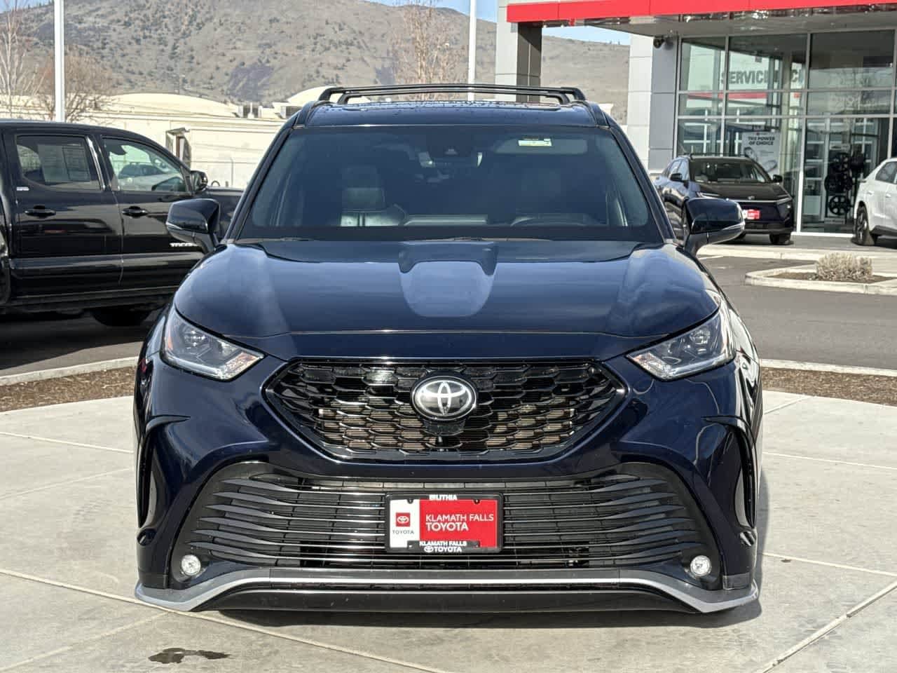 Thumbnail: 2023 Toyota Highlander - 3