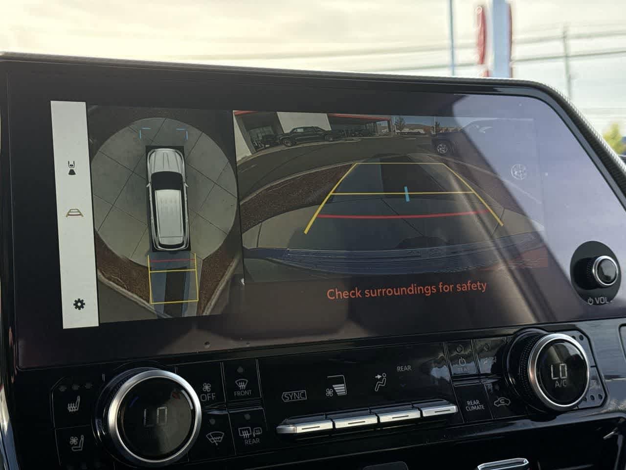 Thumbnail: 2023 Toyota Highlander - 20