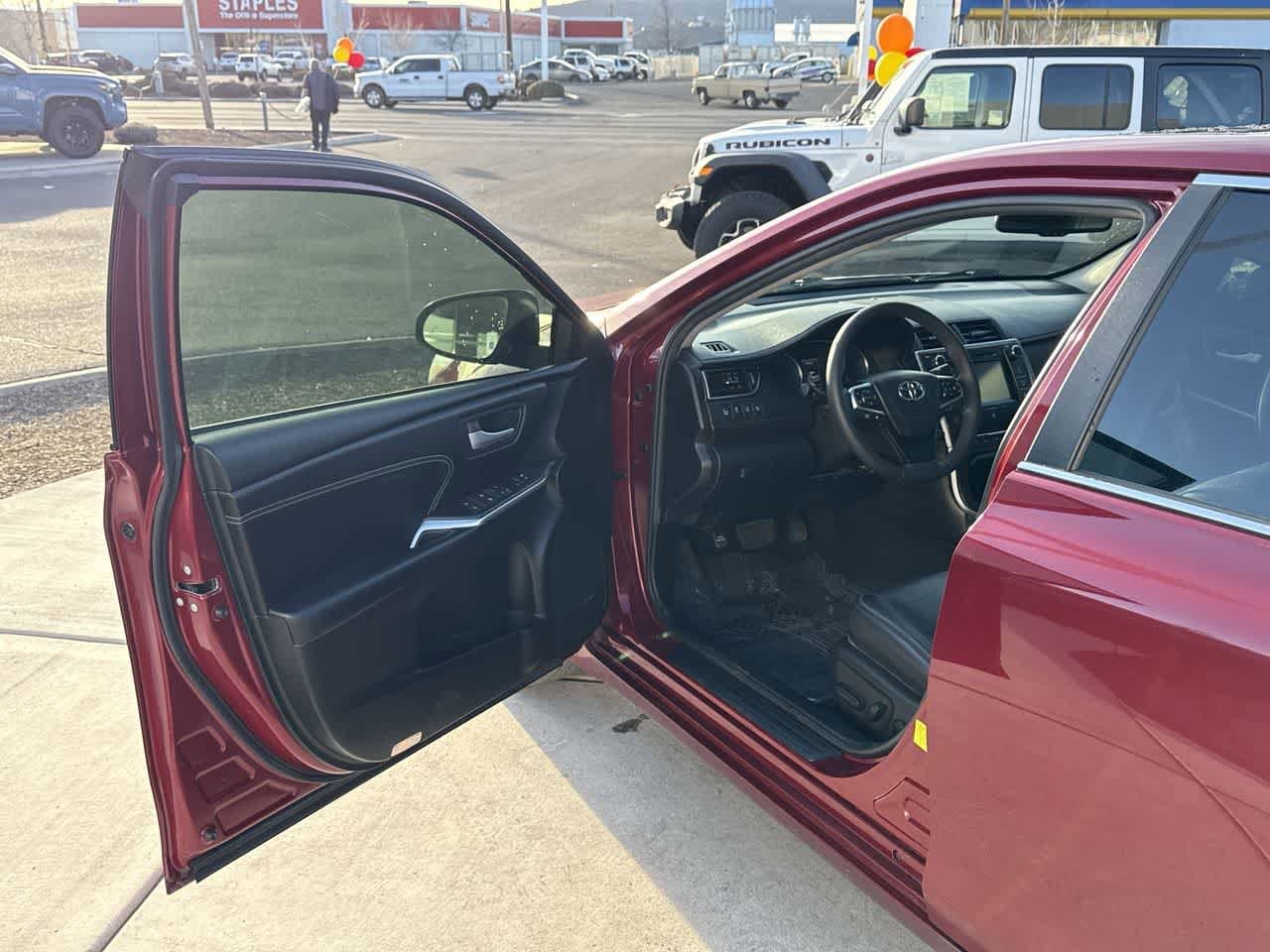 Thumbnail: 2017 Toyota Camry - 10