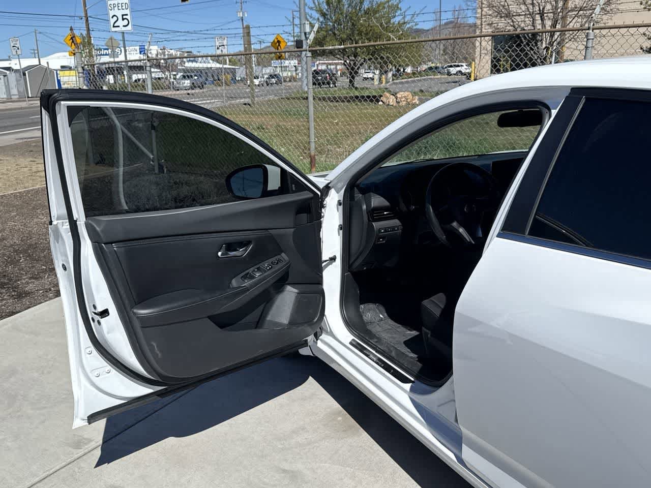 Thumbnail: 2022 Nissan Sentra - 10