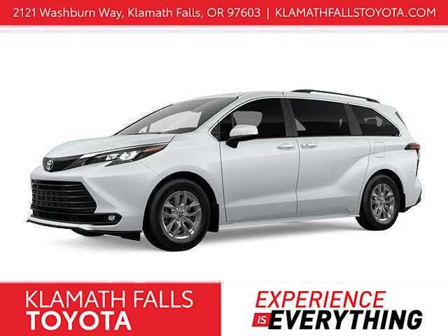 2026 Toyota Sienna XLE's photo