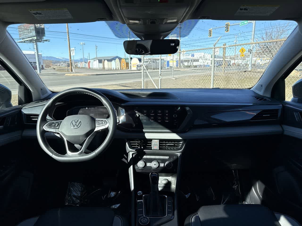 Thumbnail: 2022 Volkswagen Taos - 15