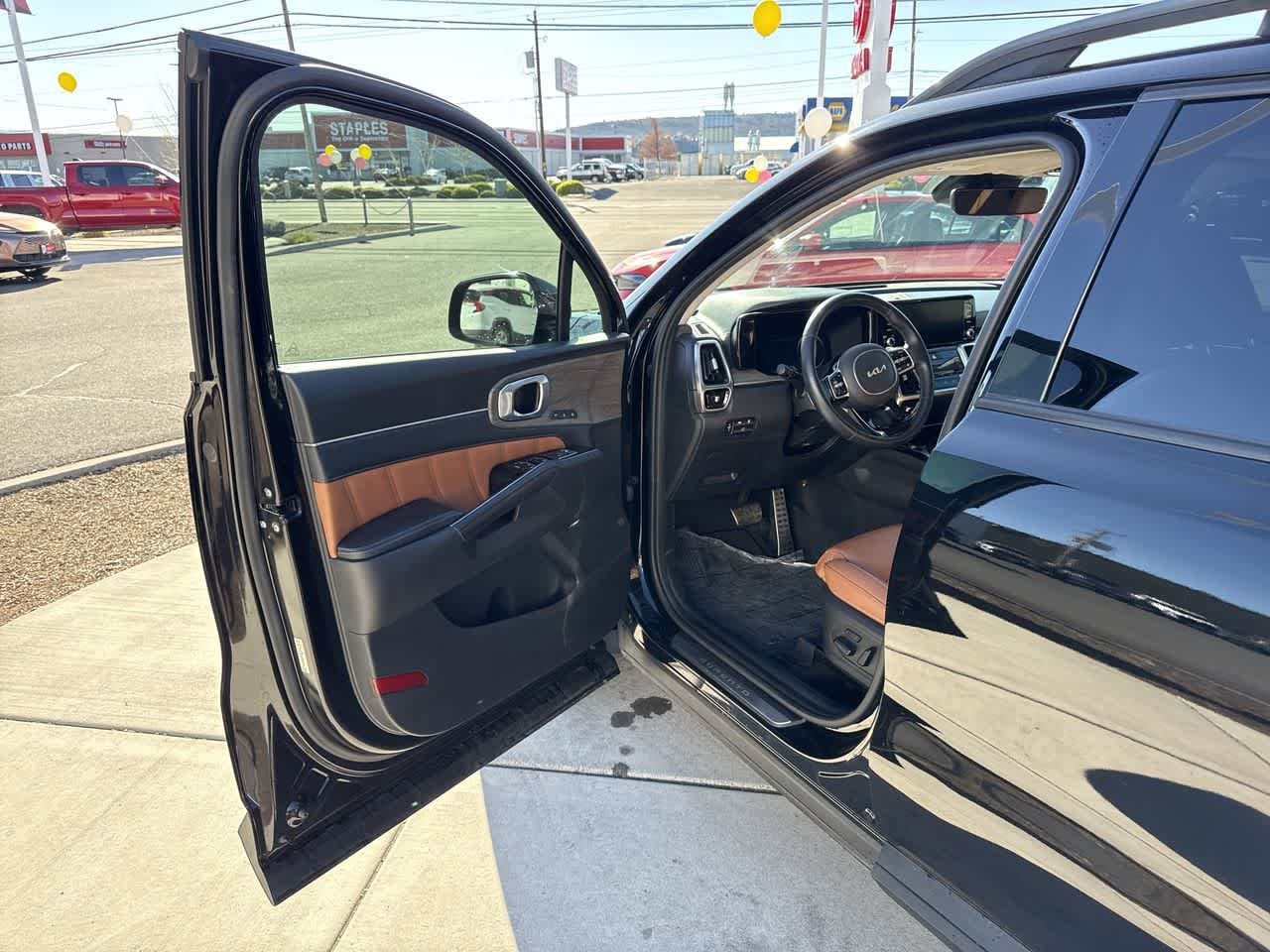 Thumbnail: 2023 Kia Sorento - 10