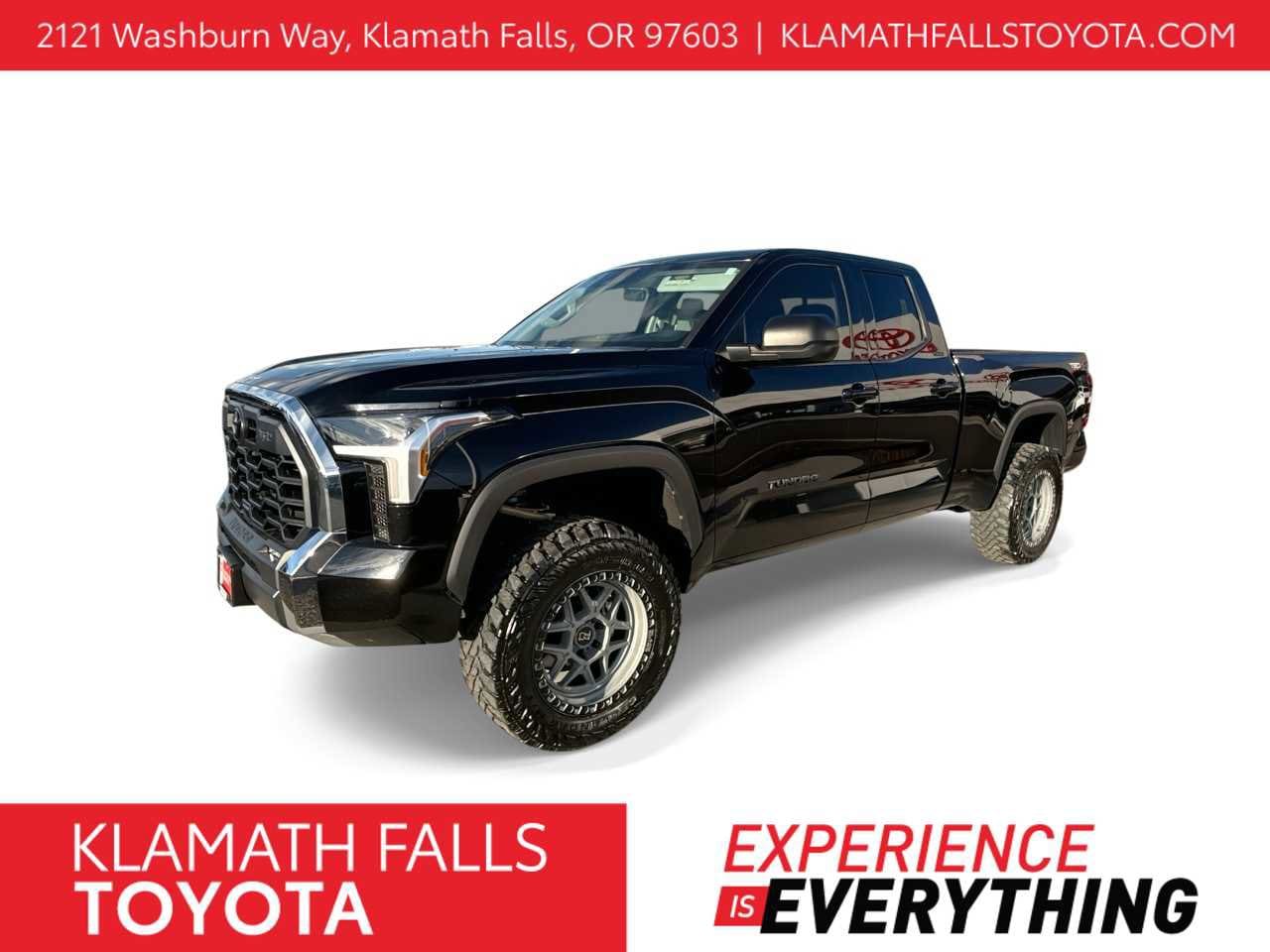 2023 Toyota Tundra SR5's photo