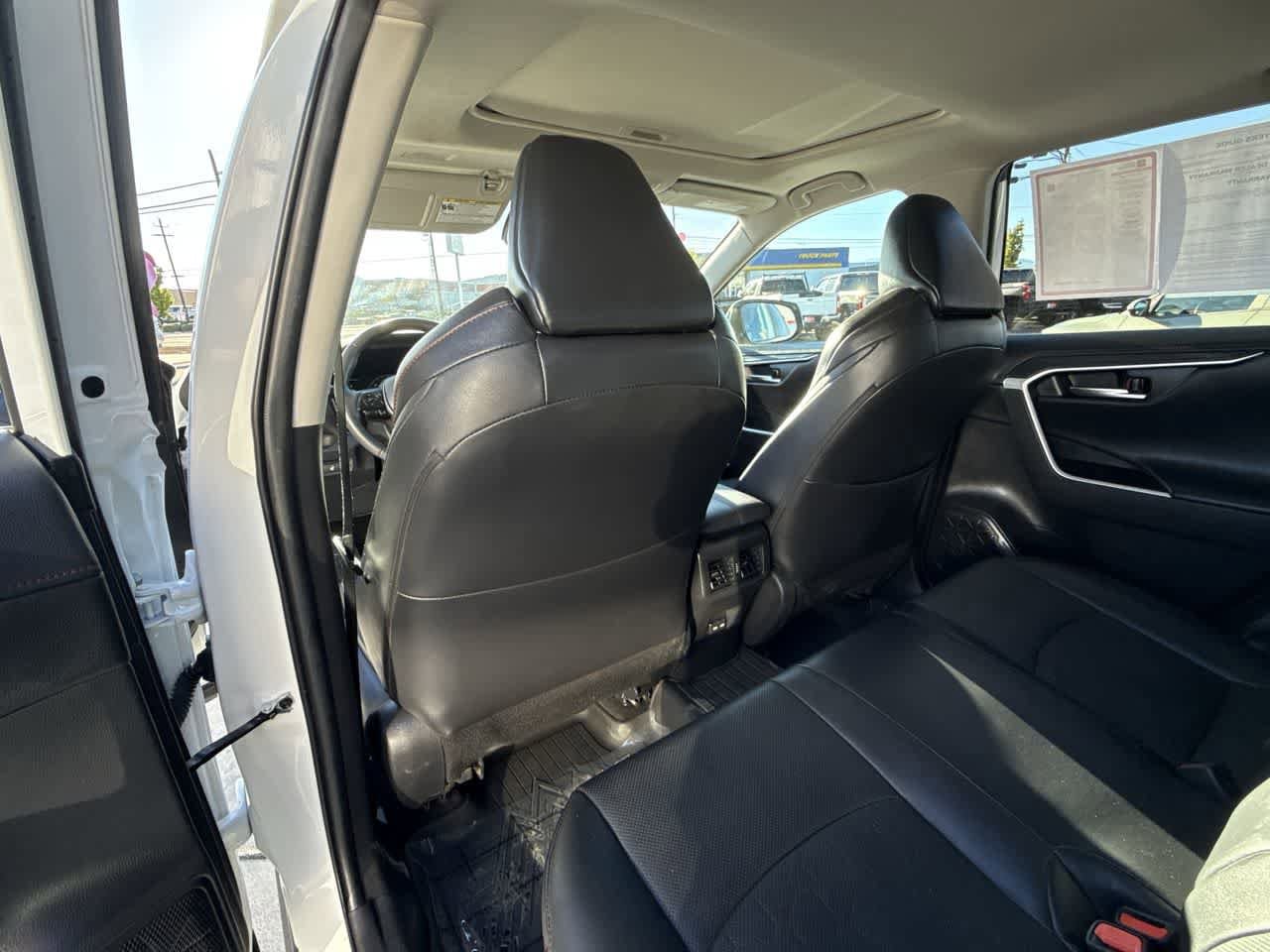 Thumbnail: 2022 Toyota RAV4 - 13