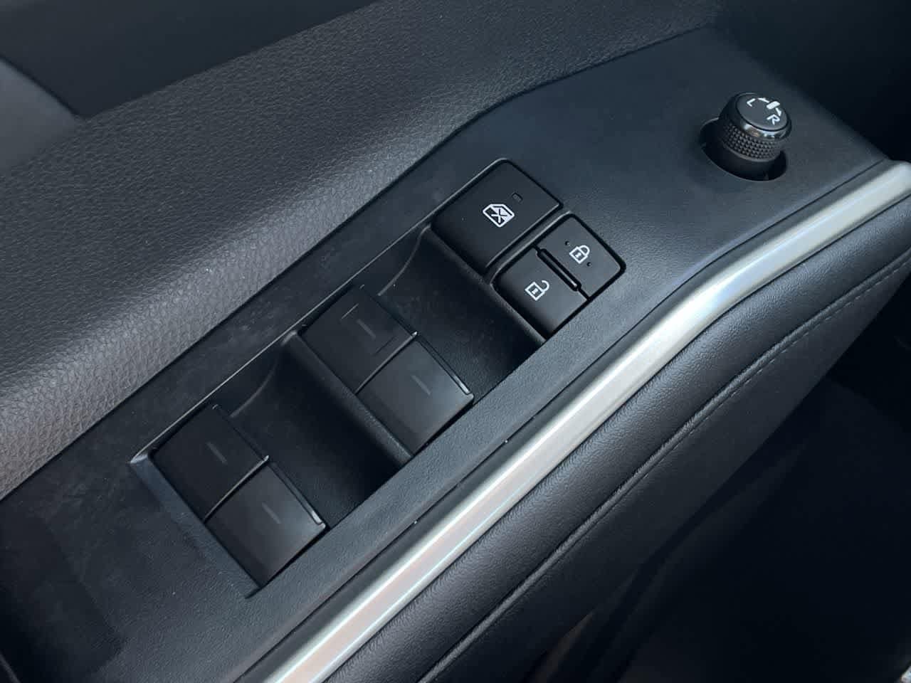 2024 Toyota Highlander XLE 23
