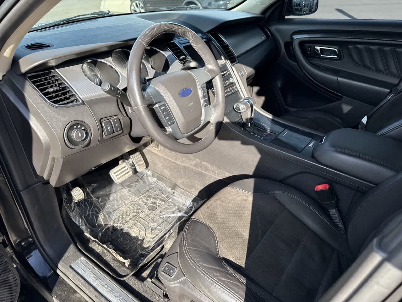 Thumbnail: 2010 Ford Taurus - 10