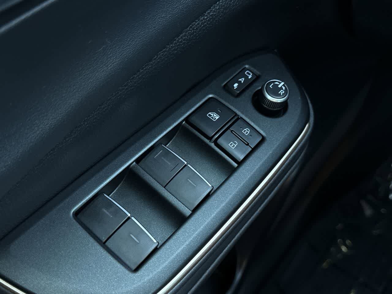 Thumbnail: 2023 Toyota Crown - 22