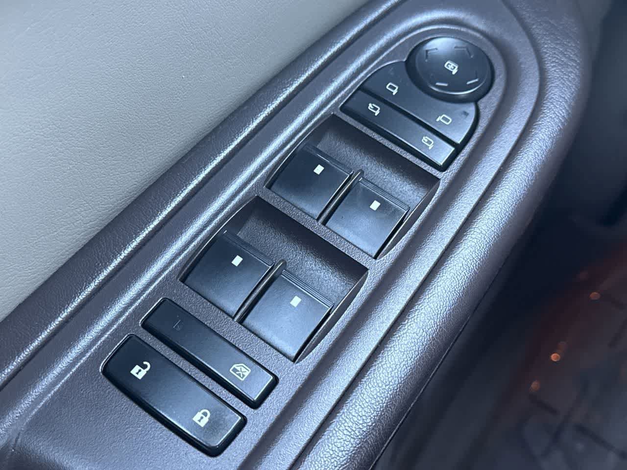 Thumbnail: 2014 GMC Acadia - 23