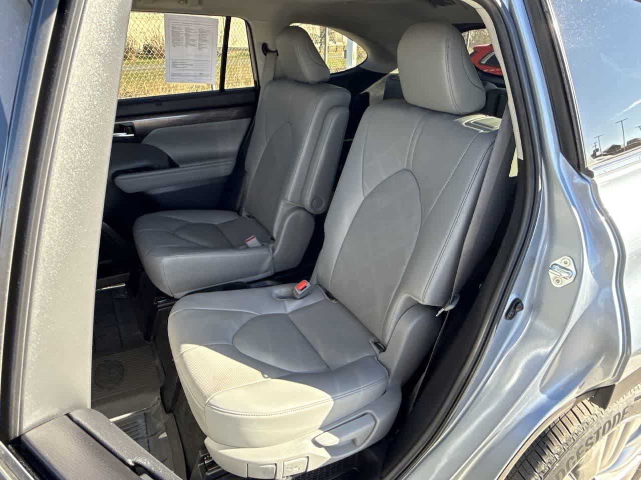 Thumbnail: 2024 Toyota Highlander - 12