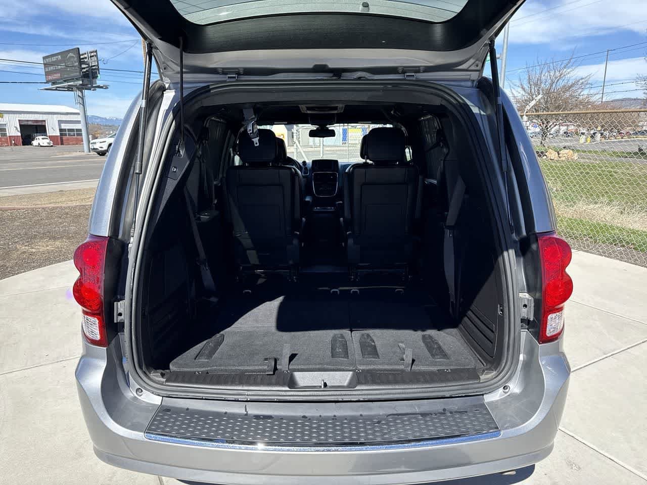 Thumbnail: 2019 Dodge Grand Caravan - 7