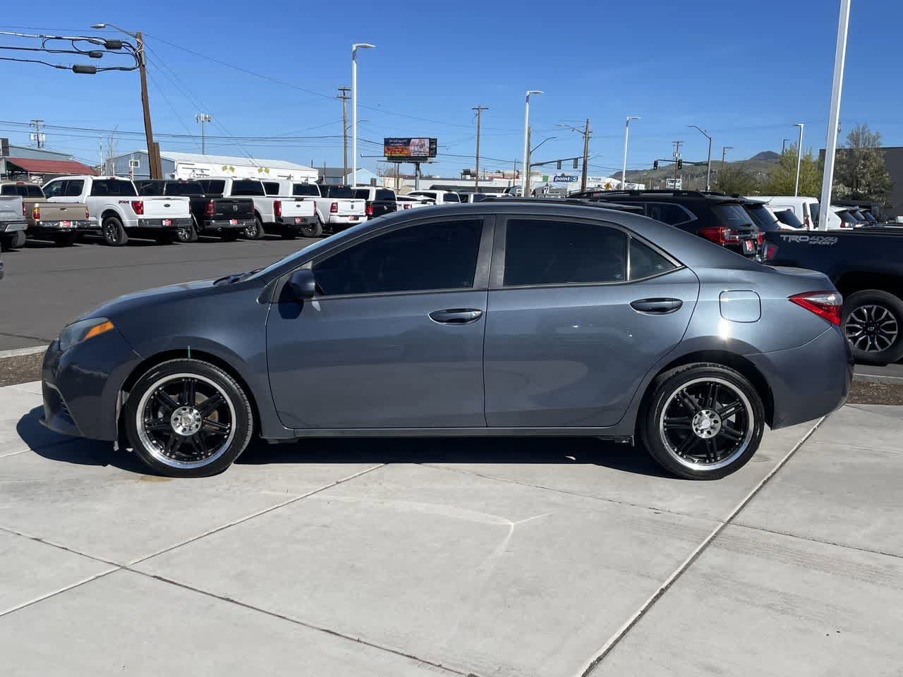 Thumbnail: 2016 Toyota Corolla - 2