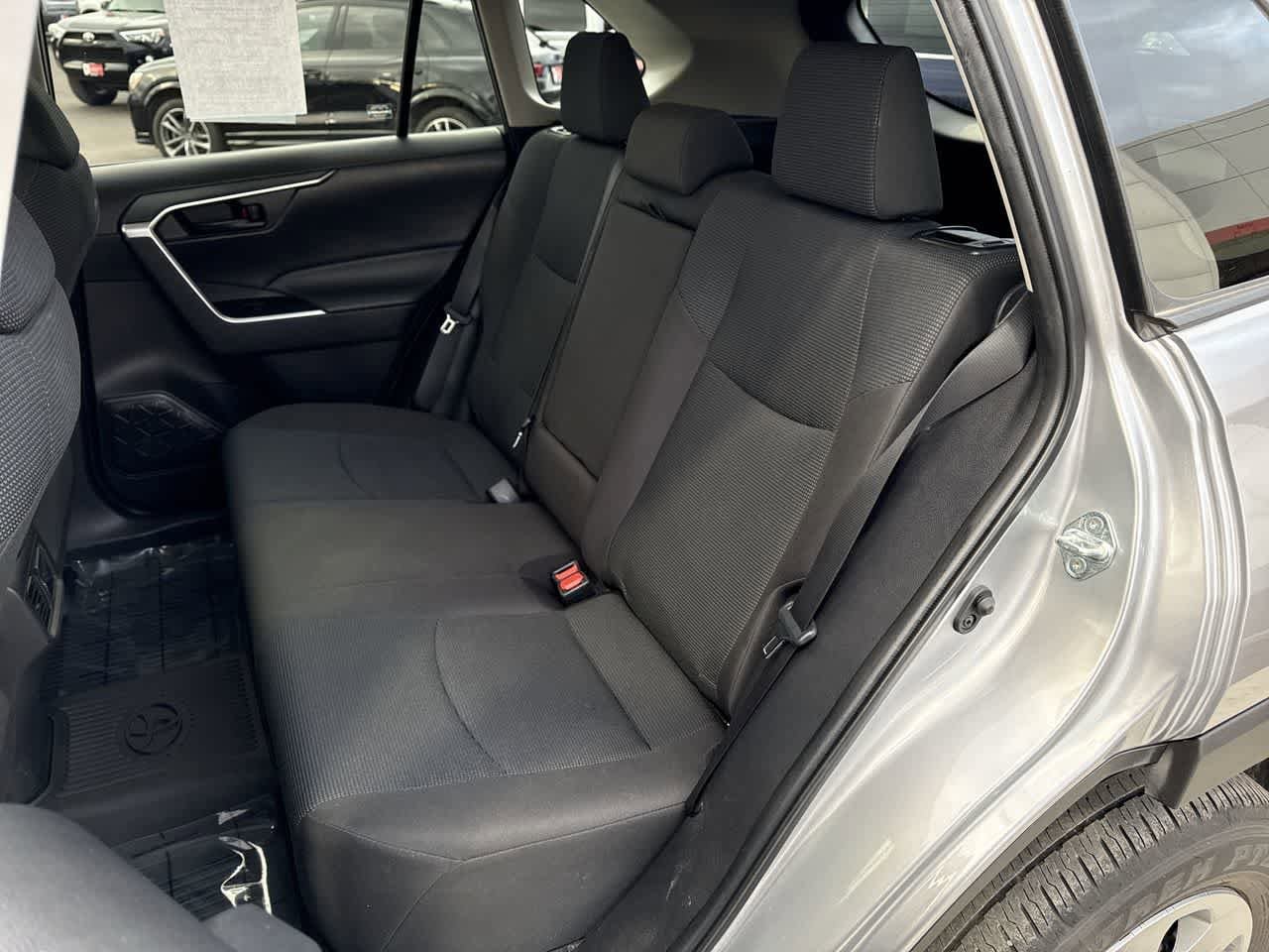 Thumbnail: 2022 Toyota RAV4 - 12