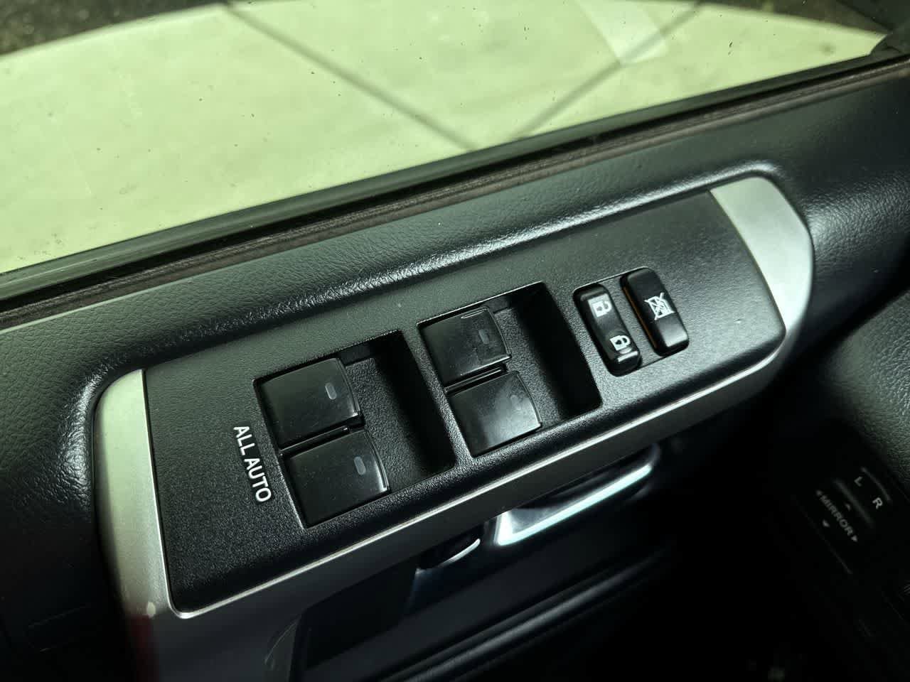 Thumbnail: 2016 Toyota 4Runner - 22