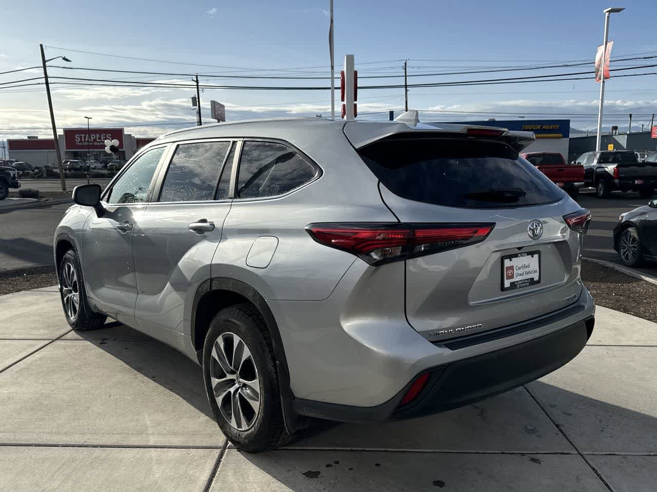 Thumbnail: 2023 Toyota Highlander - 5