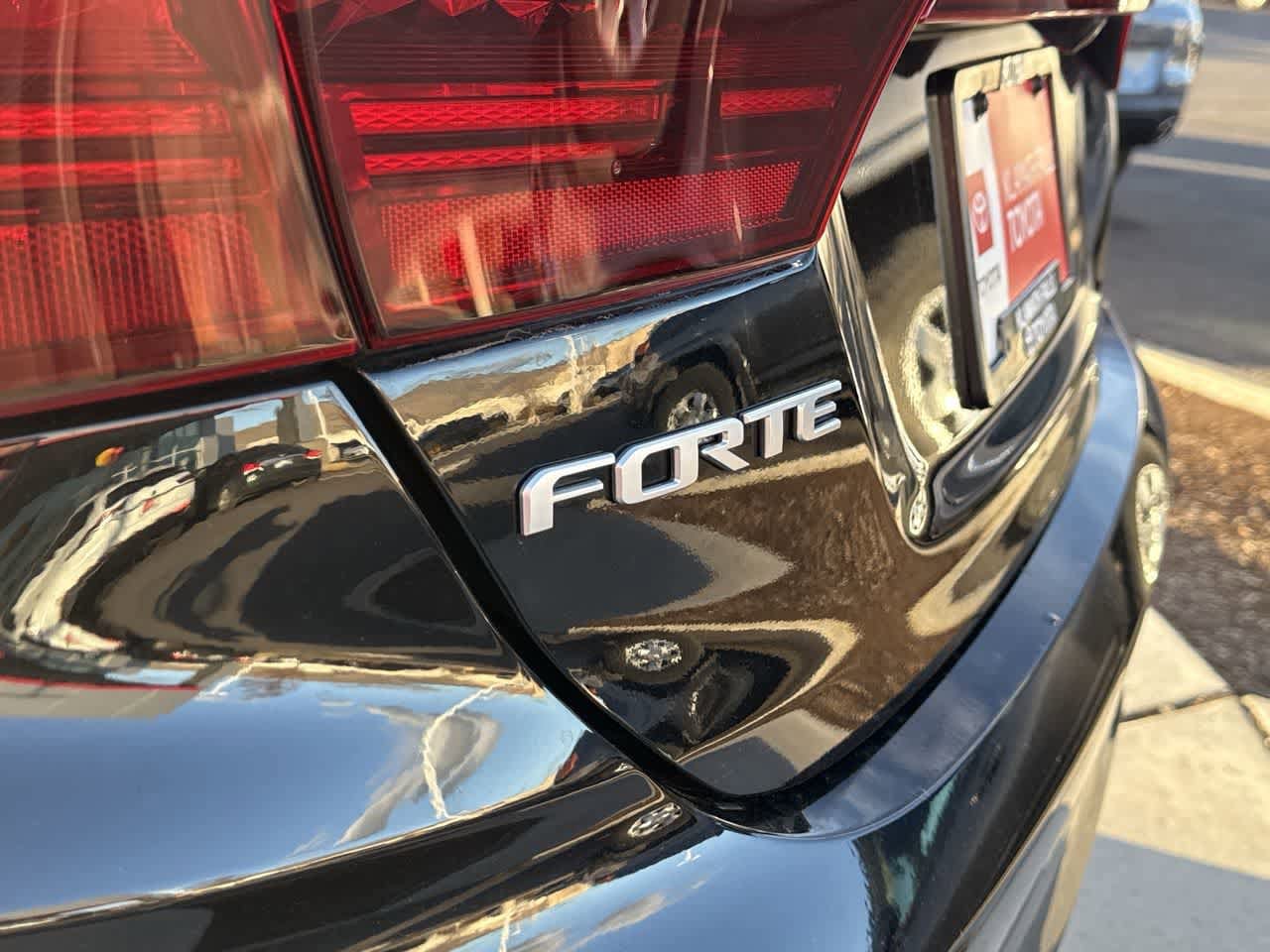 Thumbnail: 2023 Kia Forte - 9