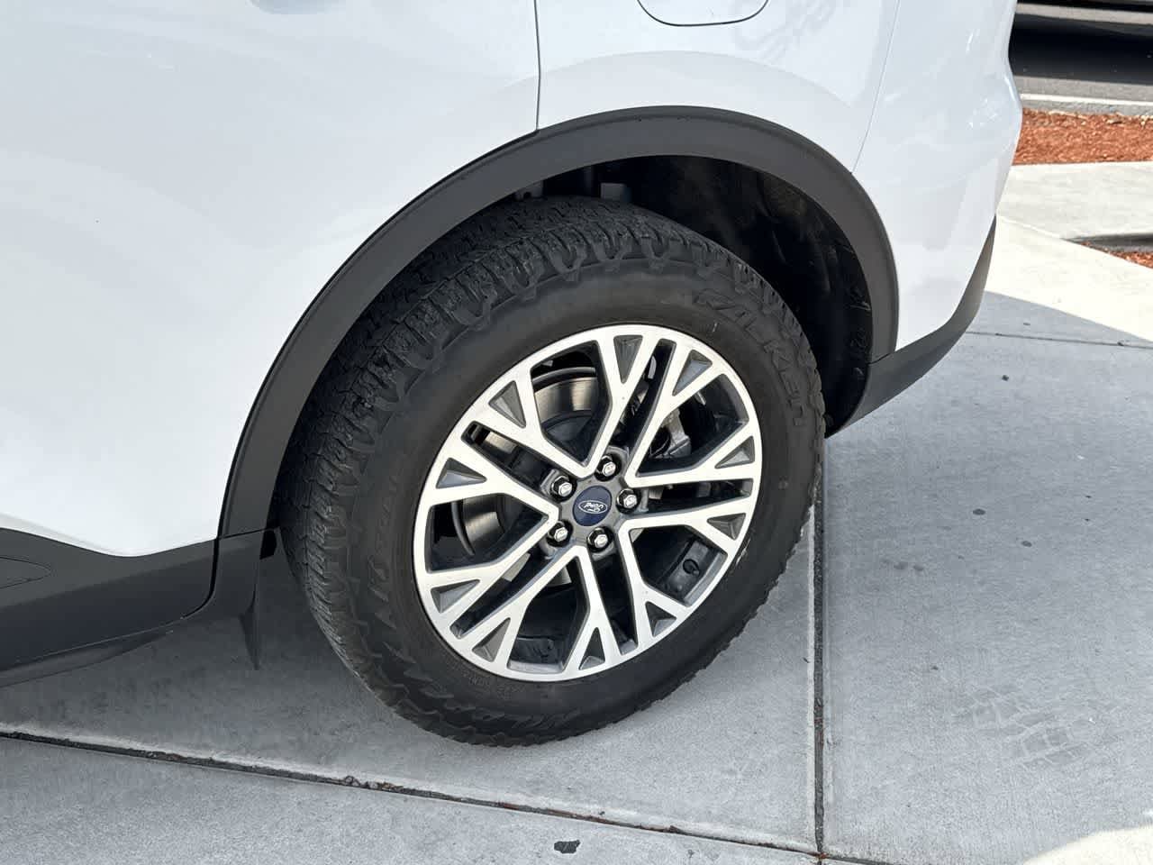 Thumbnail: 2020 Ford Escape - 8