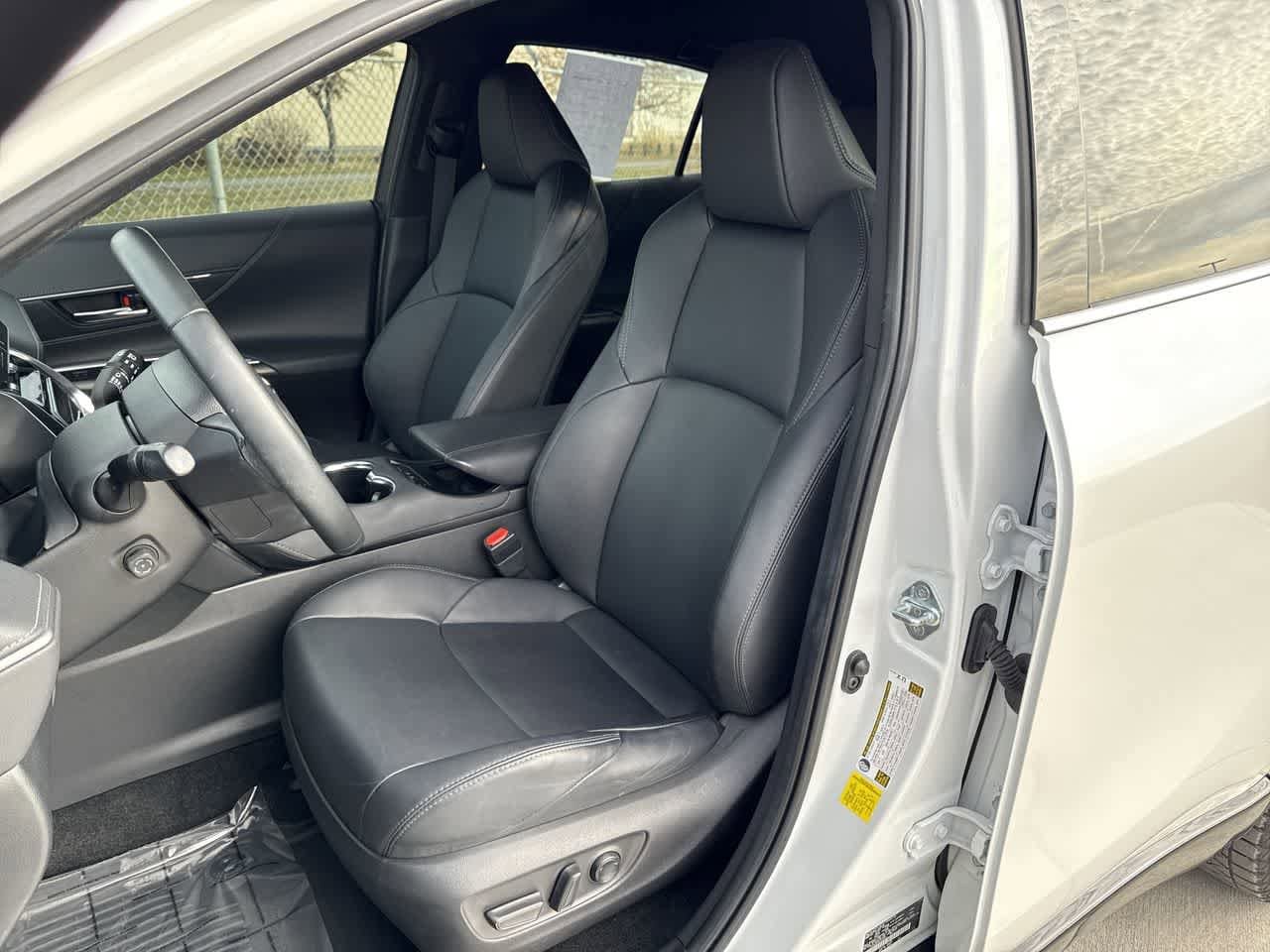 Thumbnail: 2024 Toyota Venza - 11