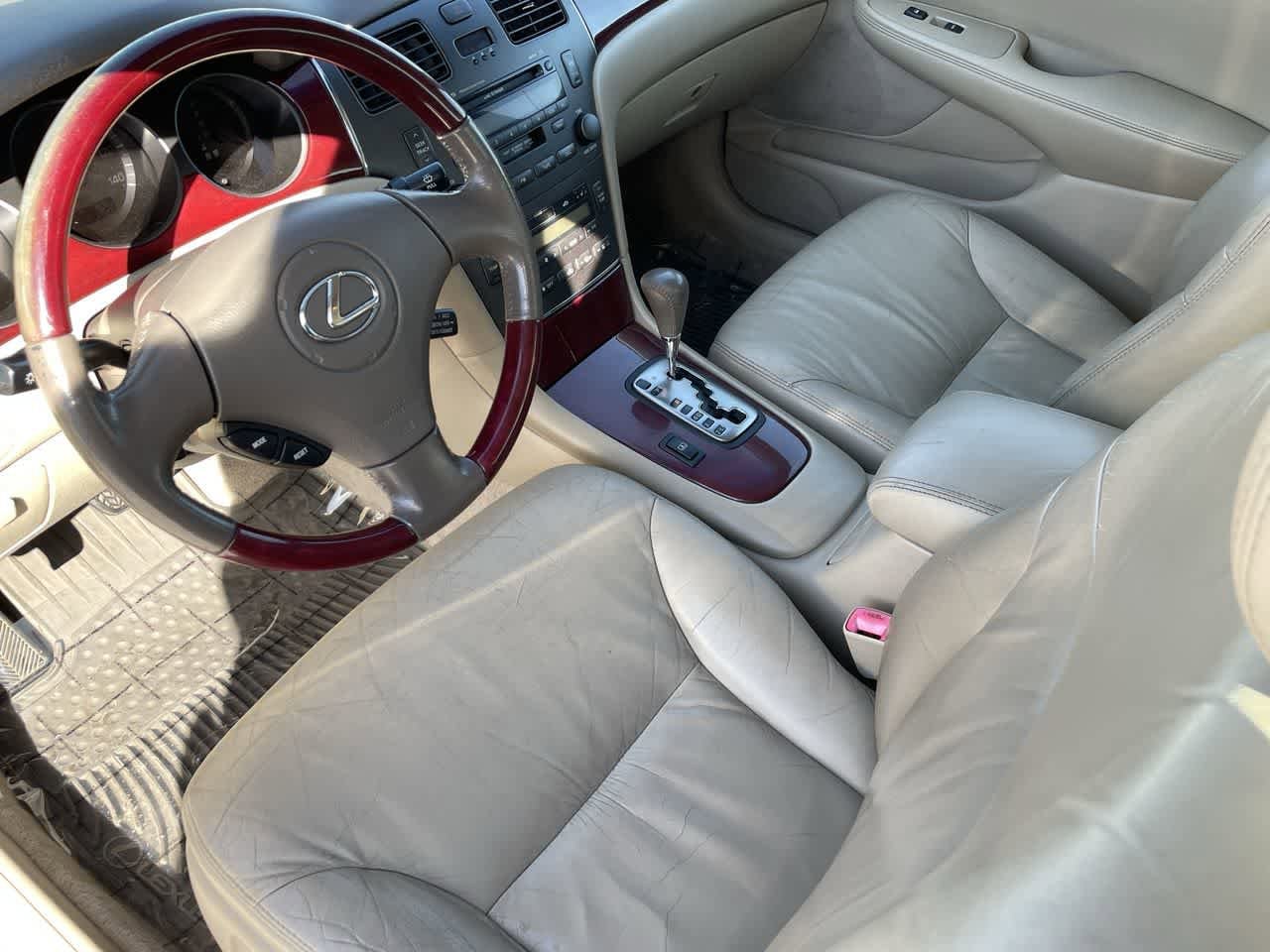 2004 Lexus ES 330 11