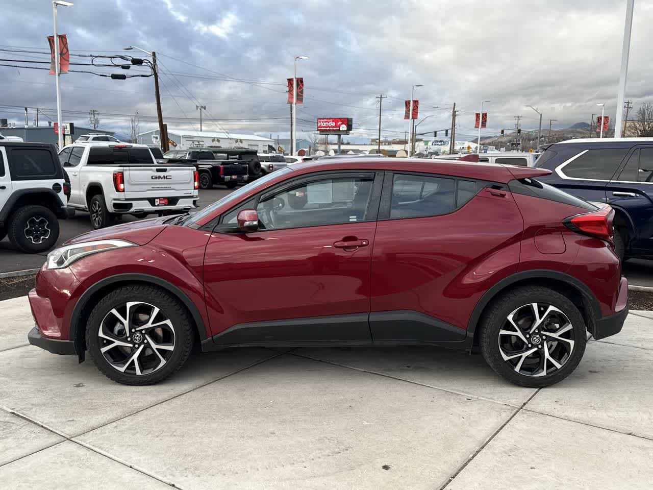 Thumbnail: 2018 Toyota C-HR - 2