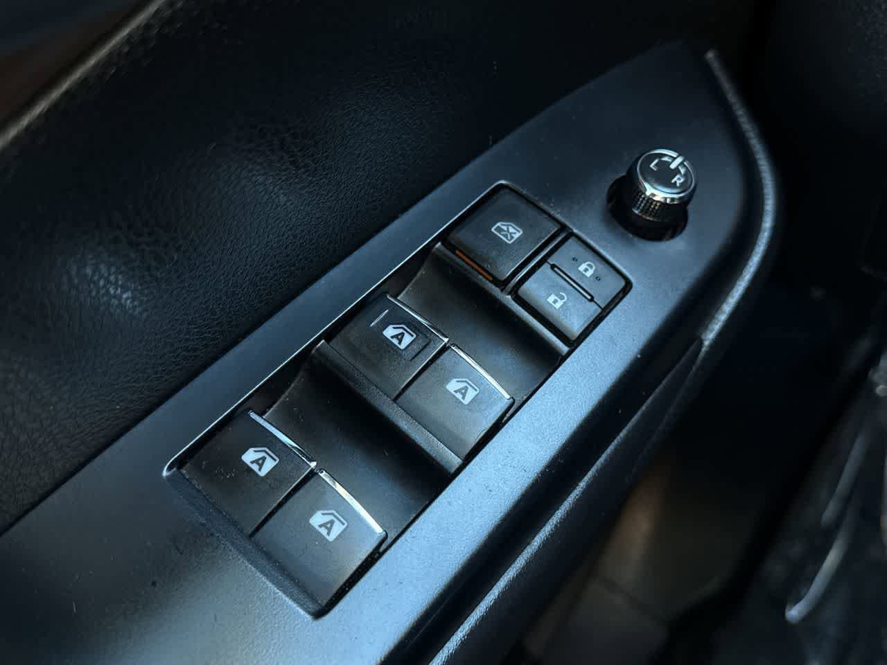 Thumbnail: 2018 Toyota Highlander - 23