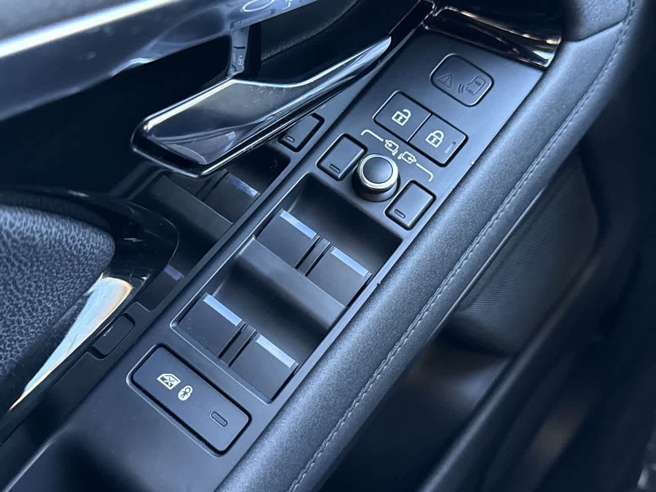 Thumbnail: 2021 Land Rover Range Rover Evoque - 22