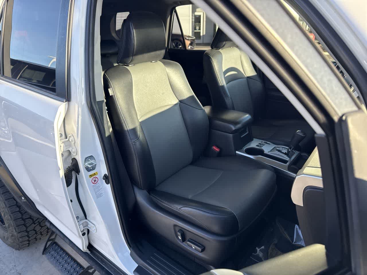 Thumbnail: 2016 Toyota 4Runner - 14