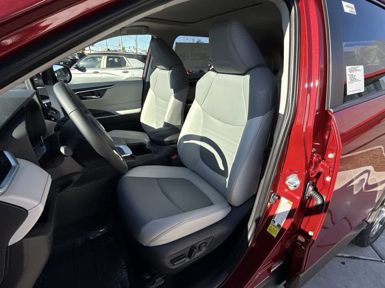 Thumbnail: 2025 Toyota RAV4 - 11