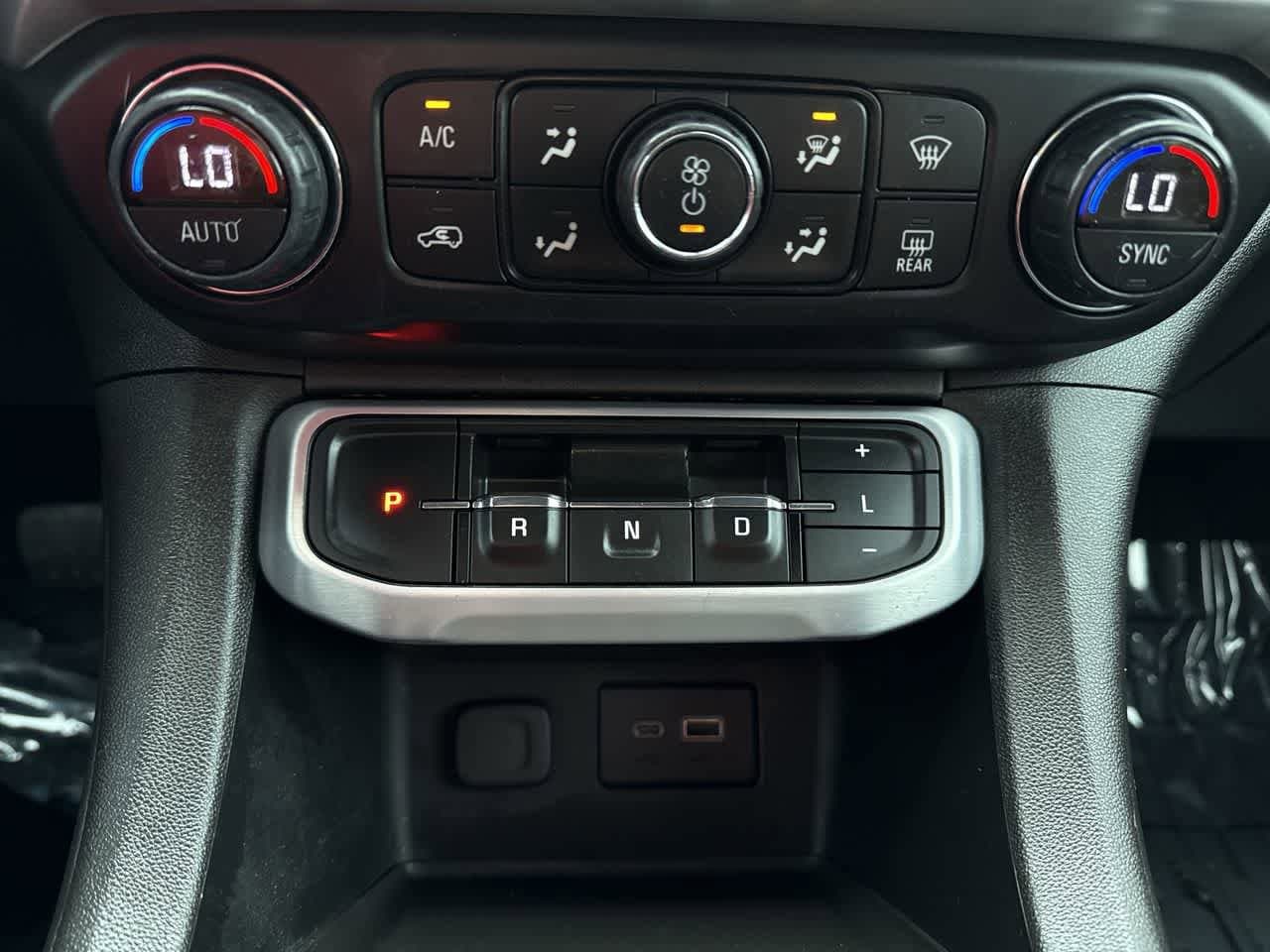 Thumbnail: 2020 GMC Acadia - 21