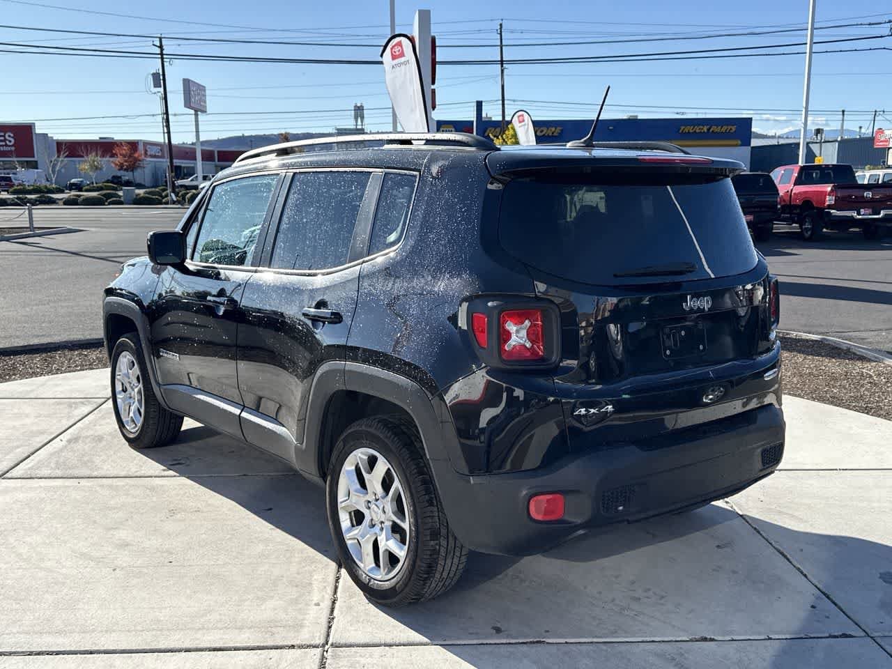 Thumbnail: 2017 Jeep Renegade - 5