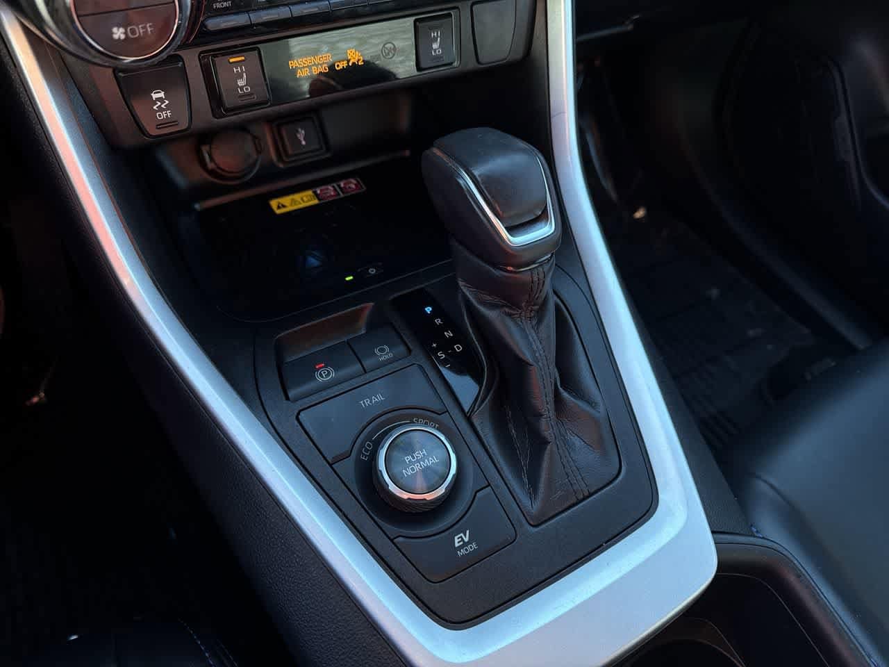 Thumbnail: 2022 Toyota RAV4 - 20