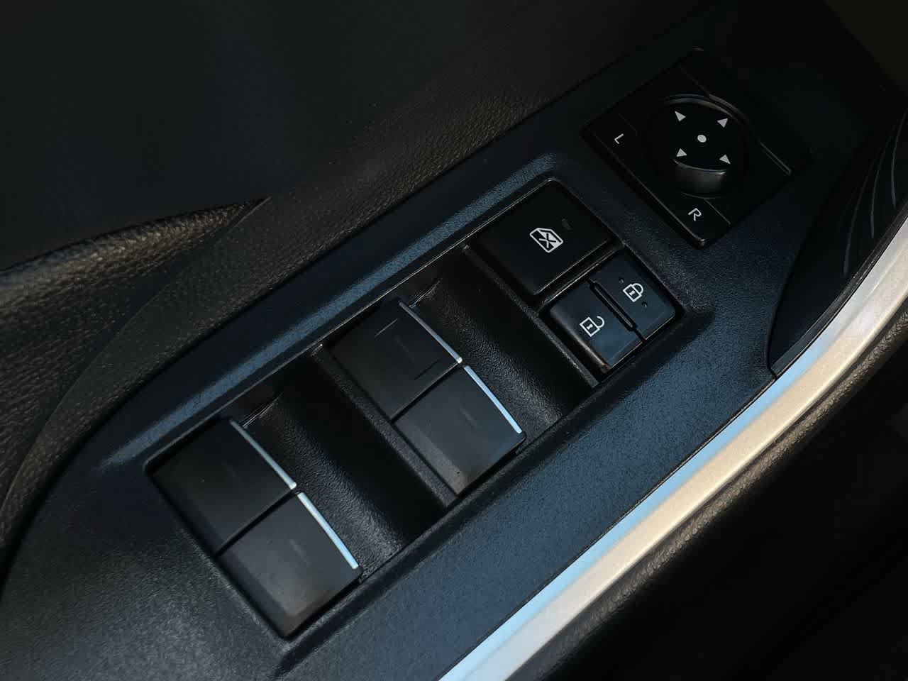 Thumbnail: 2023 Toyota RAV4 - 22