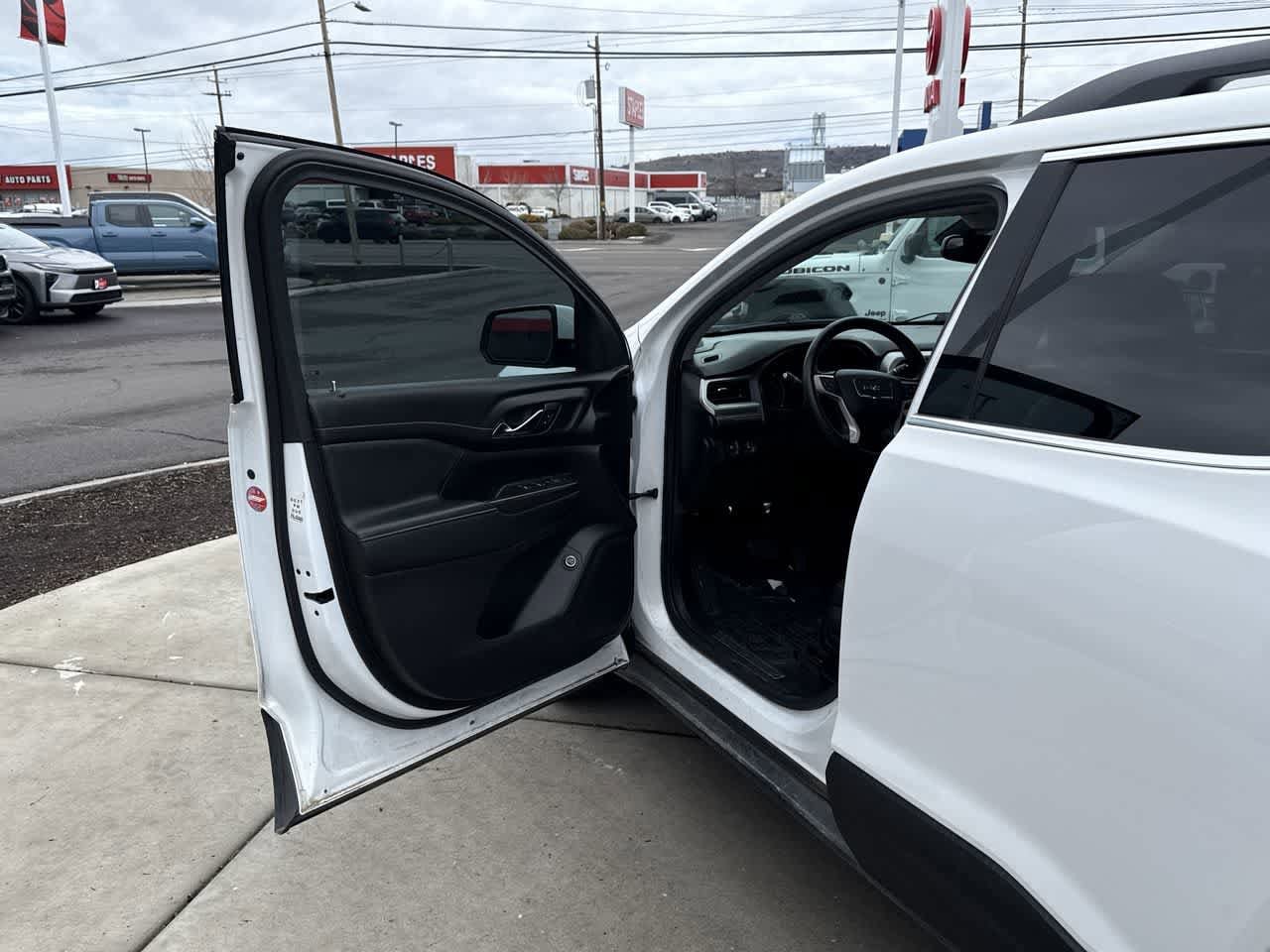 Thumbnail: 2020 GMC Acadia - 10