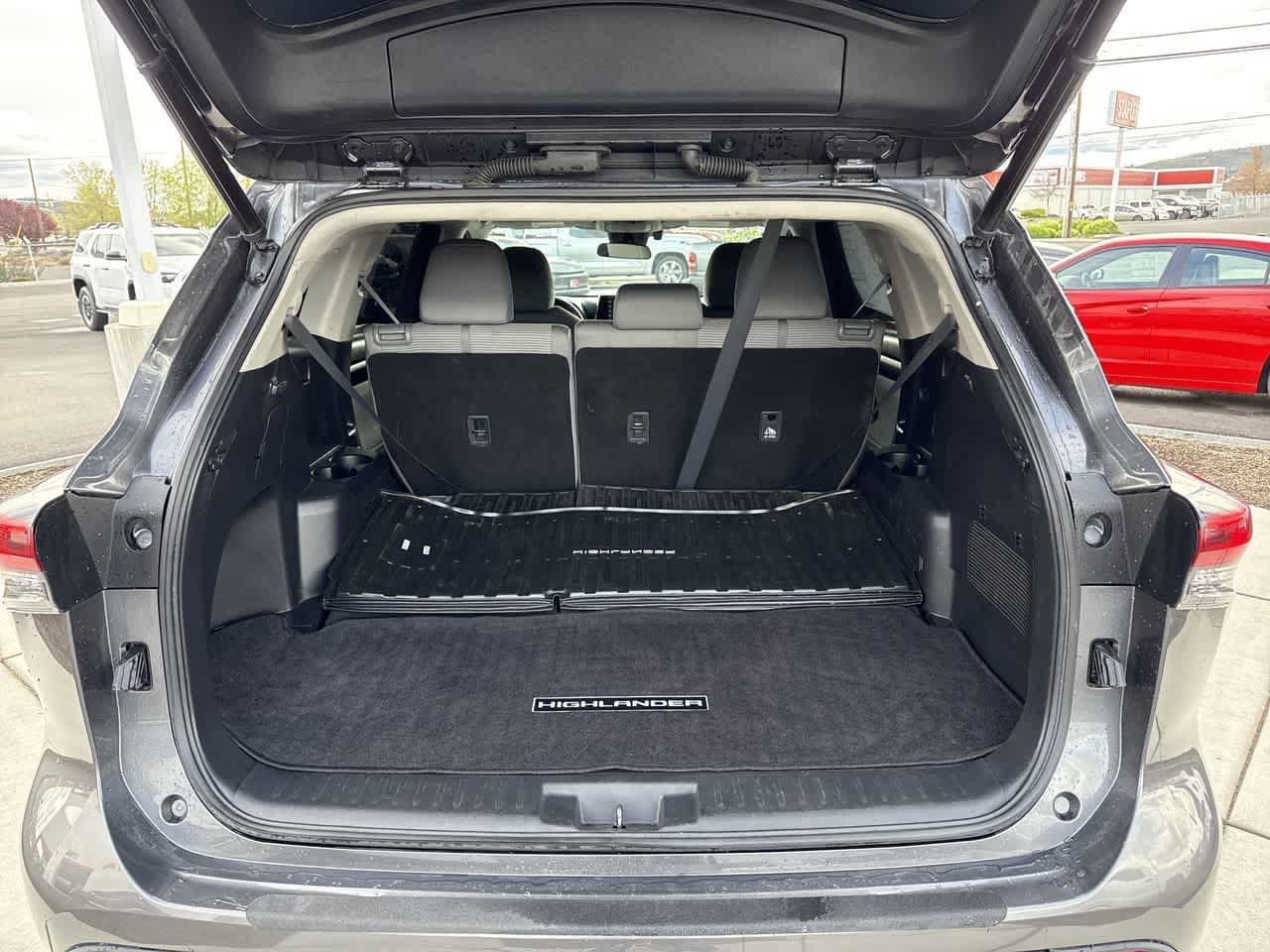 Thumbnail: 2021 Toyota Highlander - 6