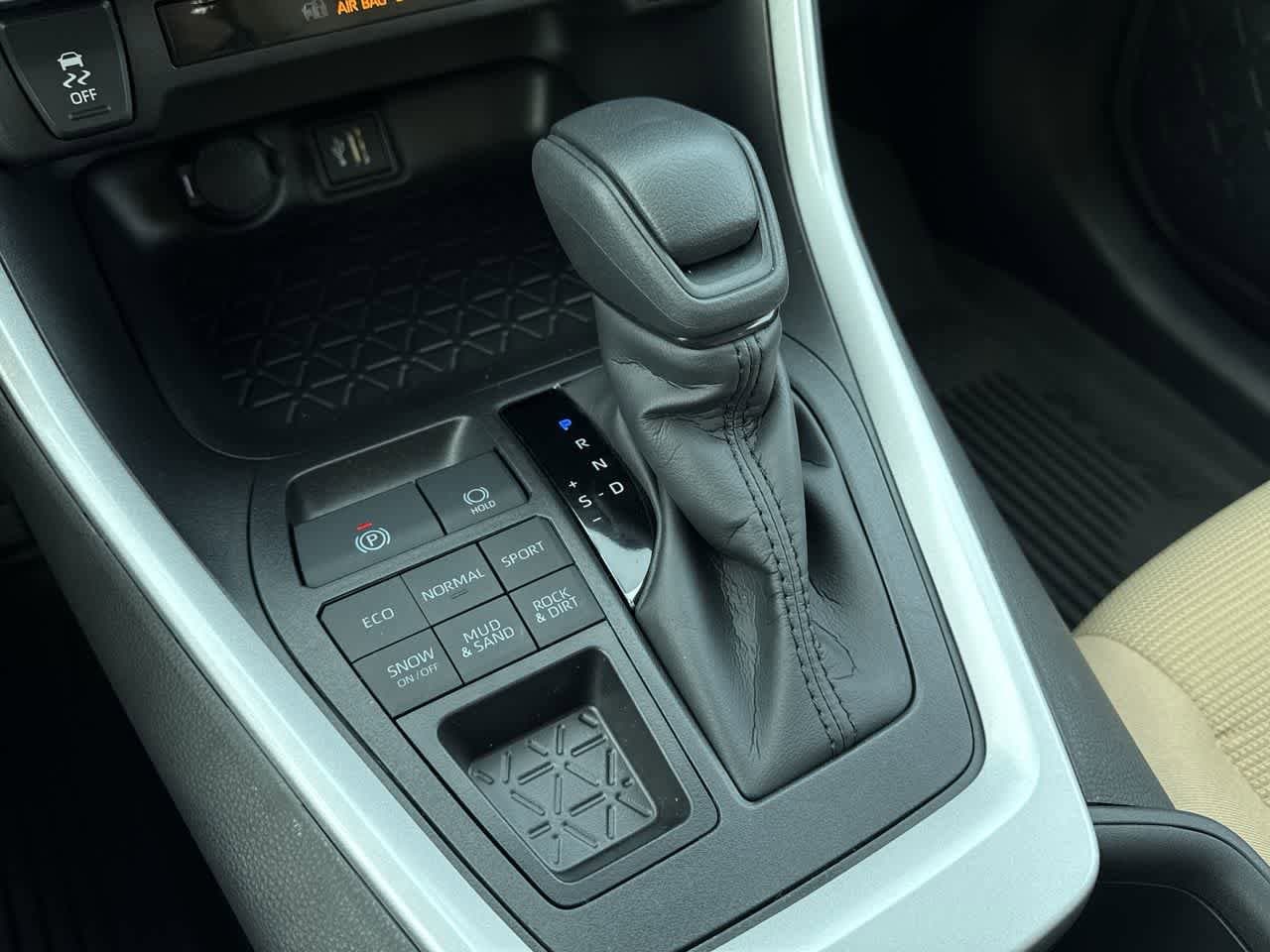 Thumbnail: 2025 Toyota RAV4 - 20