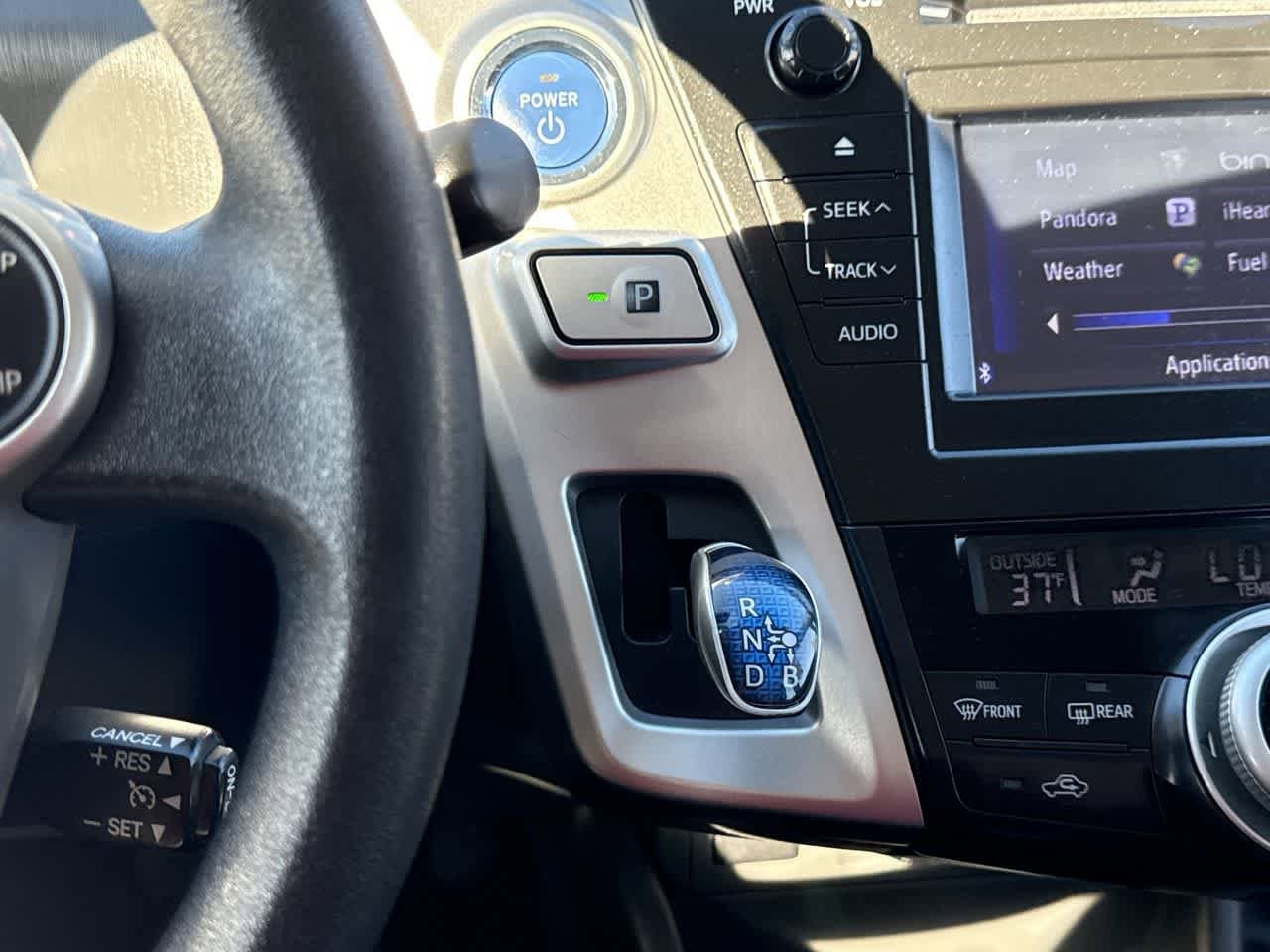 Thumbnail: 2013 Toyota Prius v - 20