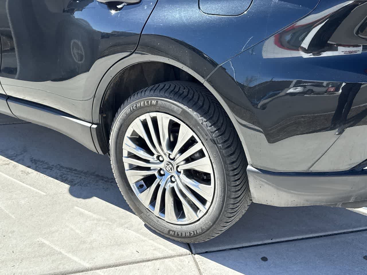 Thumbnail: 2021 Toyota Venza - 9