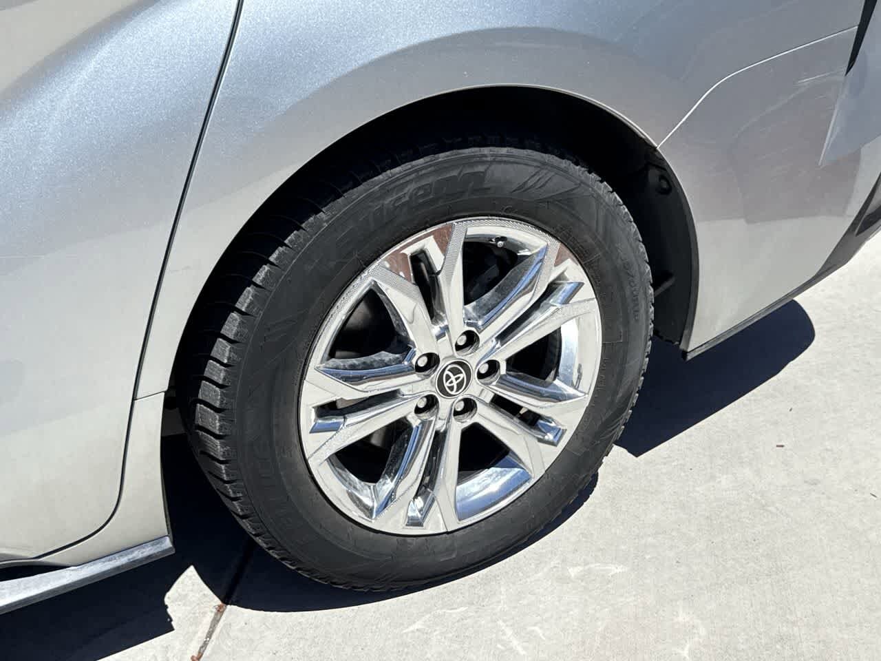 Thumbnail: 2022 Toyota Sienna - 8