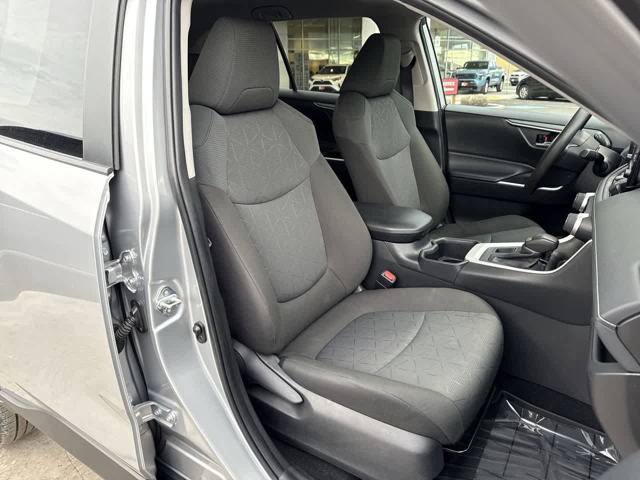 Thumbnail: 2022 Toyota RAV4 - 14