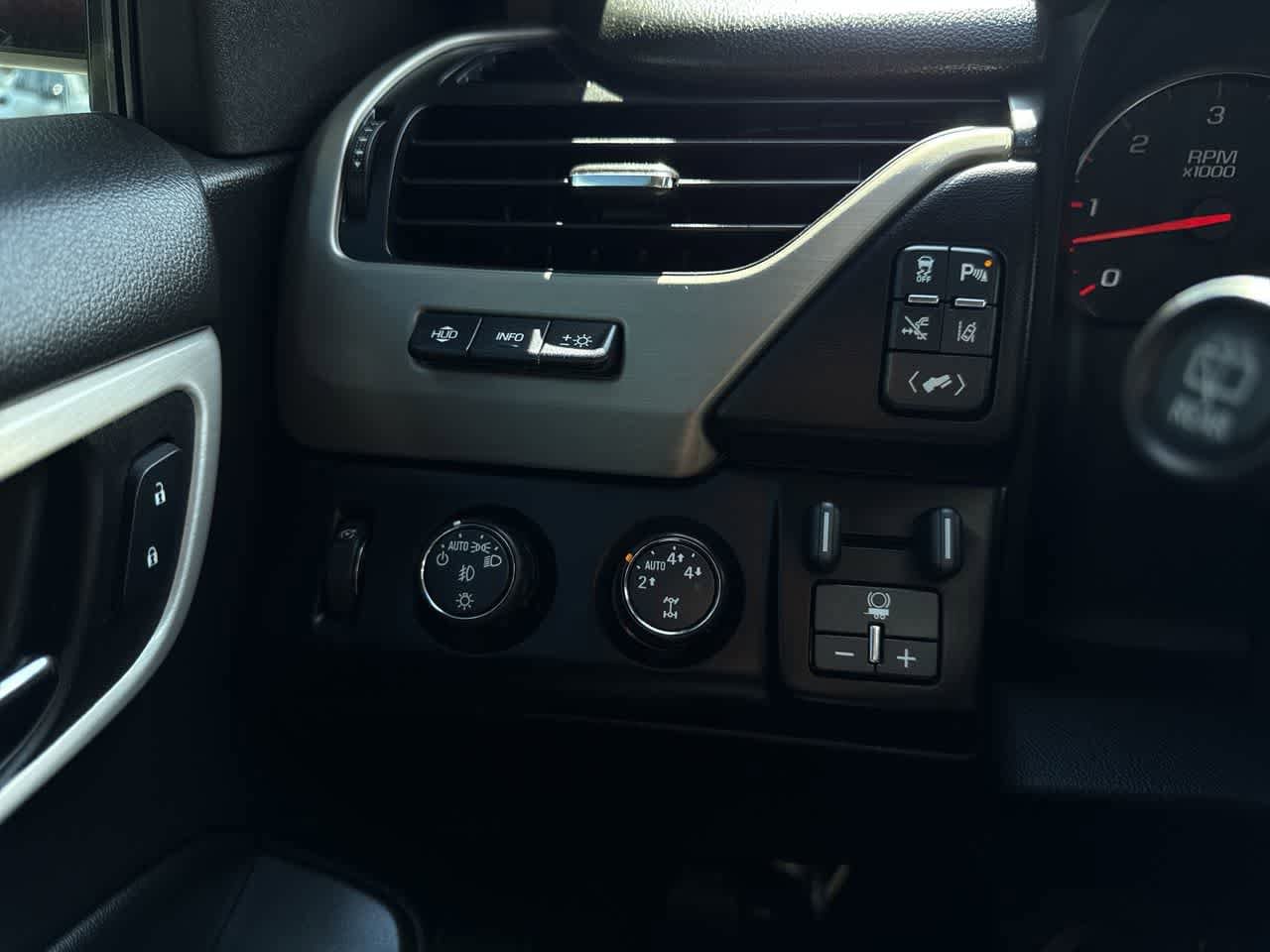 Thumbnail: 2015 GMC Yukon - 22