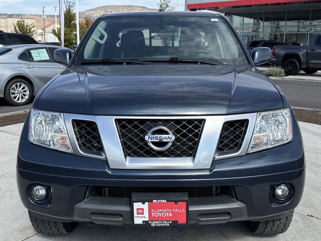 2018 Nissan Frontier PRO-4X photo 2