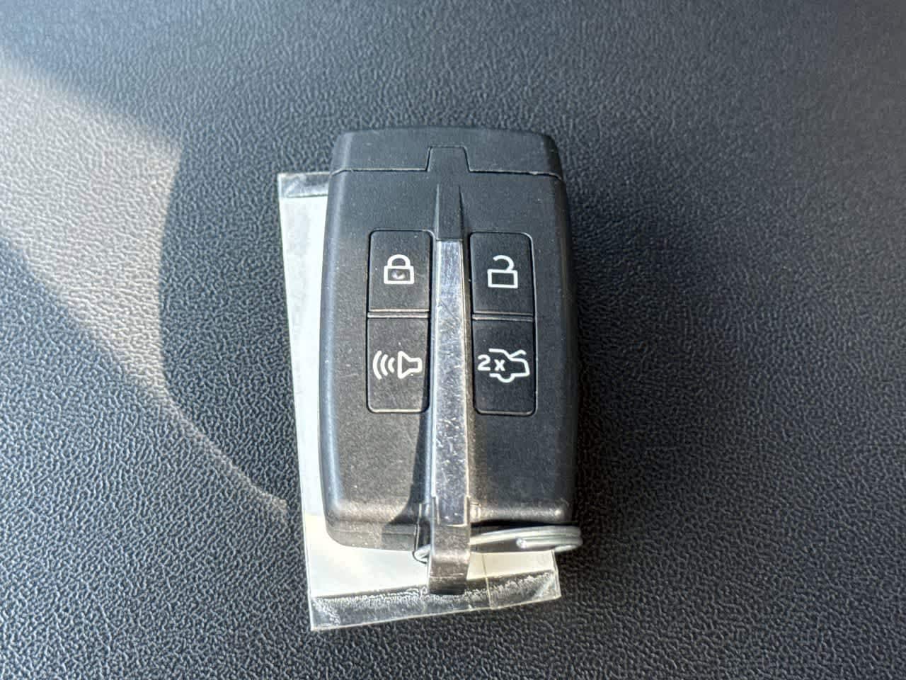 Thumbnail: 2010 Ford Taurus - 23