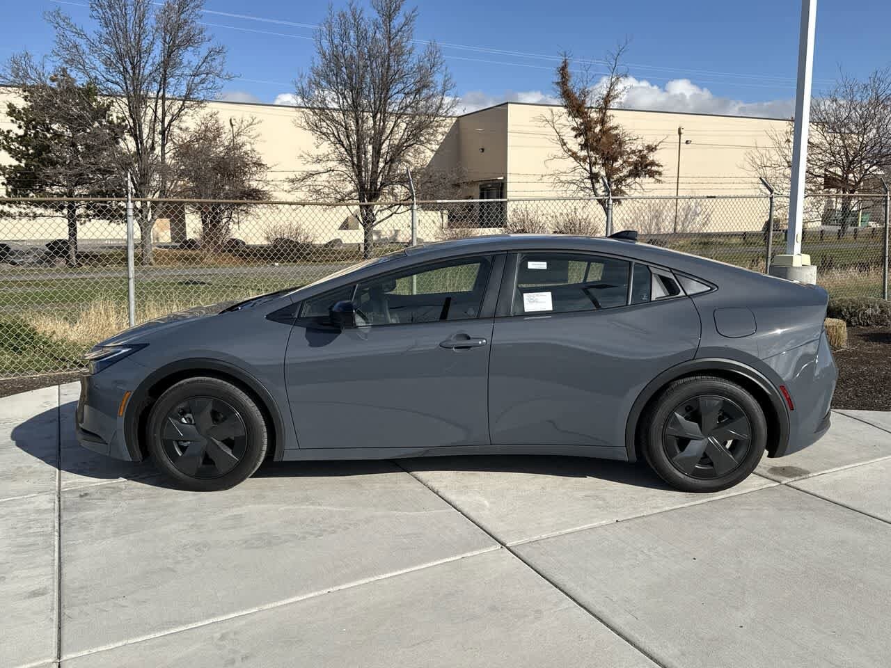 2026 Toyota Prius Plug-in Hybrid SE photo 2