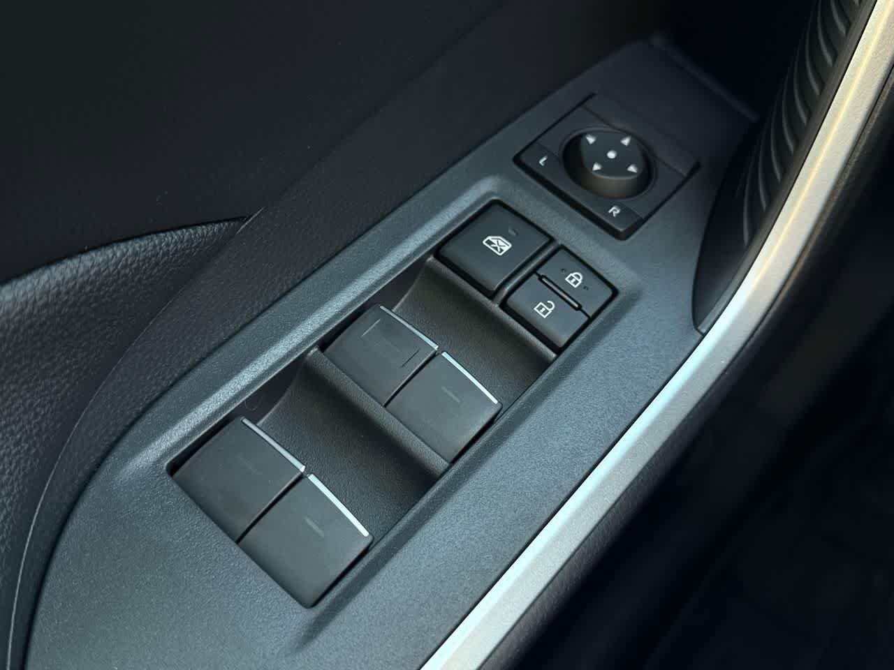 Thumbnail: 2025 Toyota RAV4 - 22