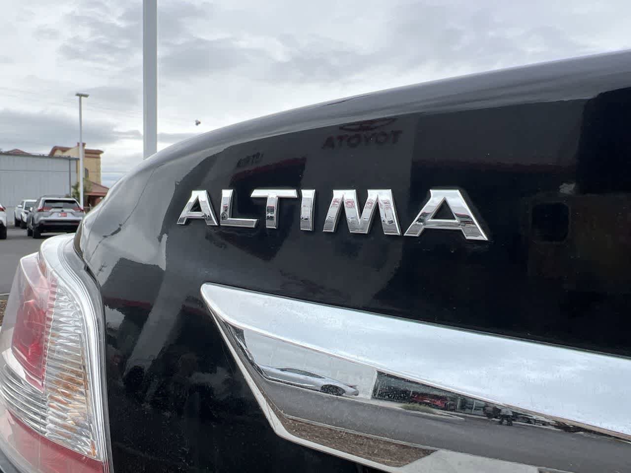 Thumbnail: 2015 Nissan Altima - 9