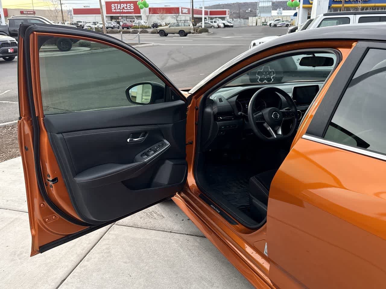 Thumbnail: 2021 Nissan Sentra - 10