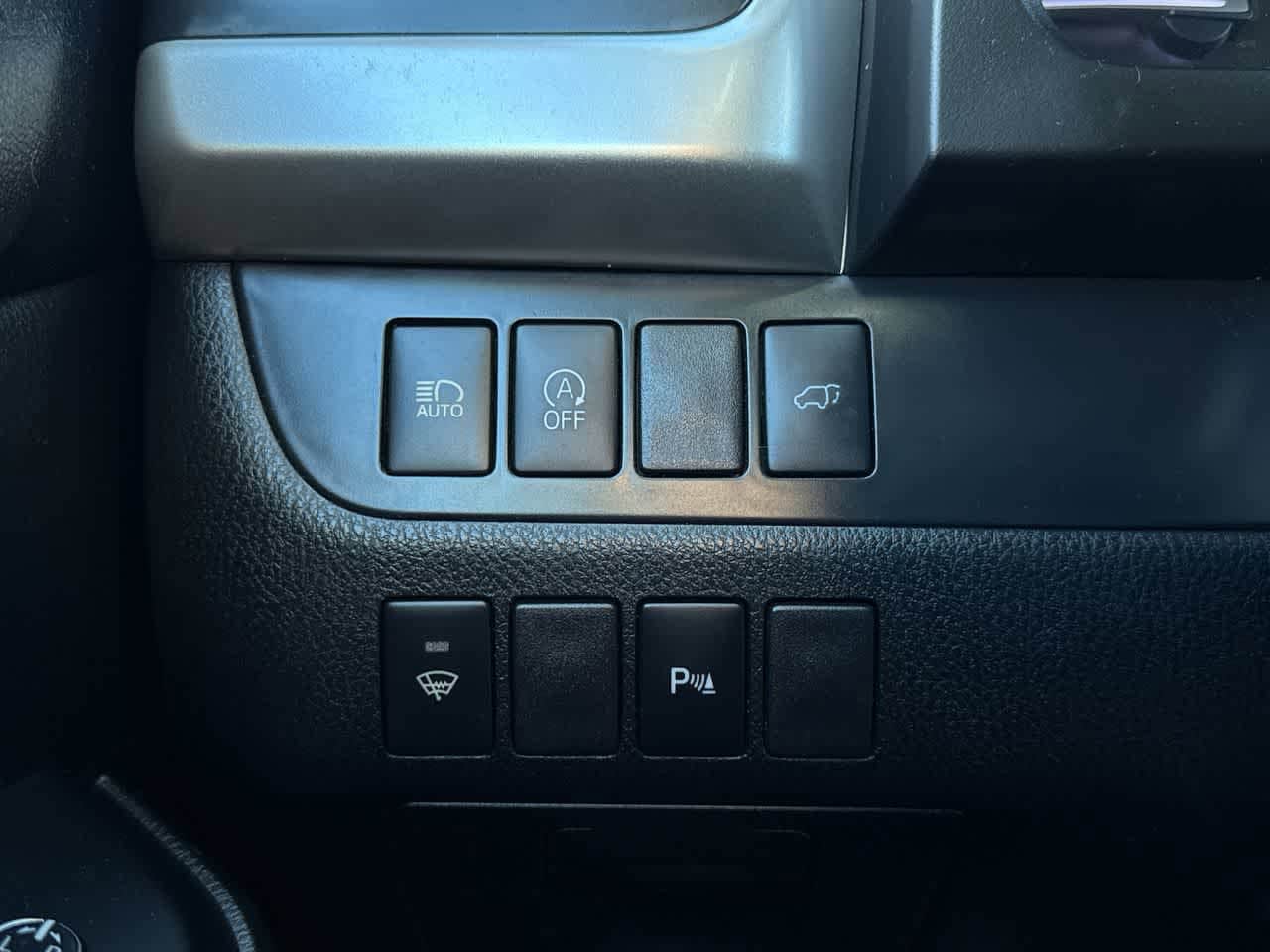 Thumbnail: 2018 Toyota Highlander - 22