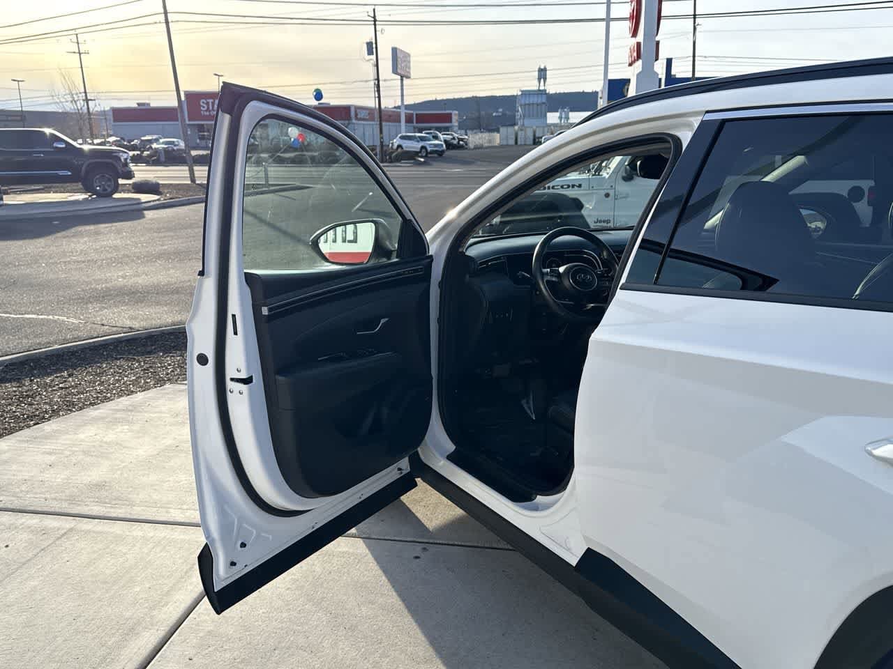 Thumbnail: 2023 Hyundai Tucson - 10