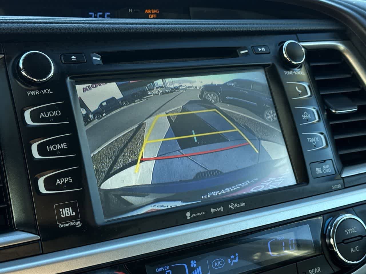 Thumbnail: 2018 Toyota Highlander - 20